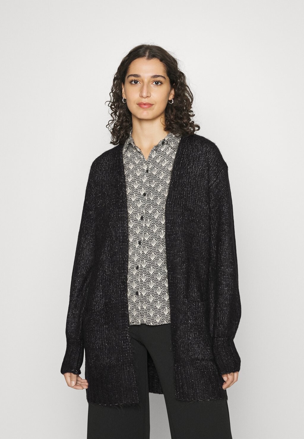 

Кардиган Kaffe ALIOMA CARDIGAN, цвет black melange