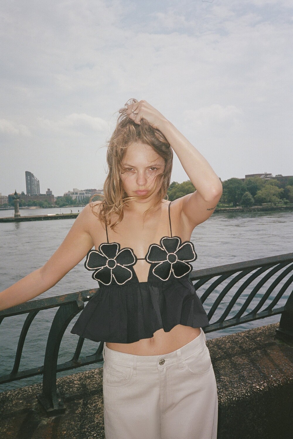 

Рубашка из поплина с блестящими цветами Zara, черный