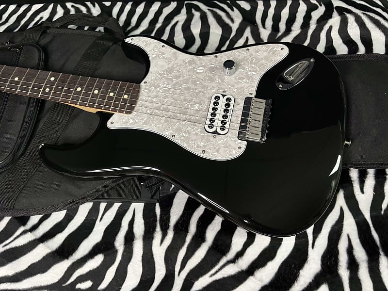 

Электрогитара 2023 Fender Tom DeLonge Artist Series Signature Stratocaster Black 7.2lbs- Authorized Dealer- In Stock! G01838