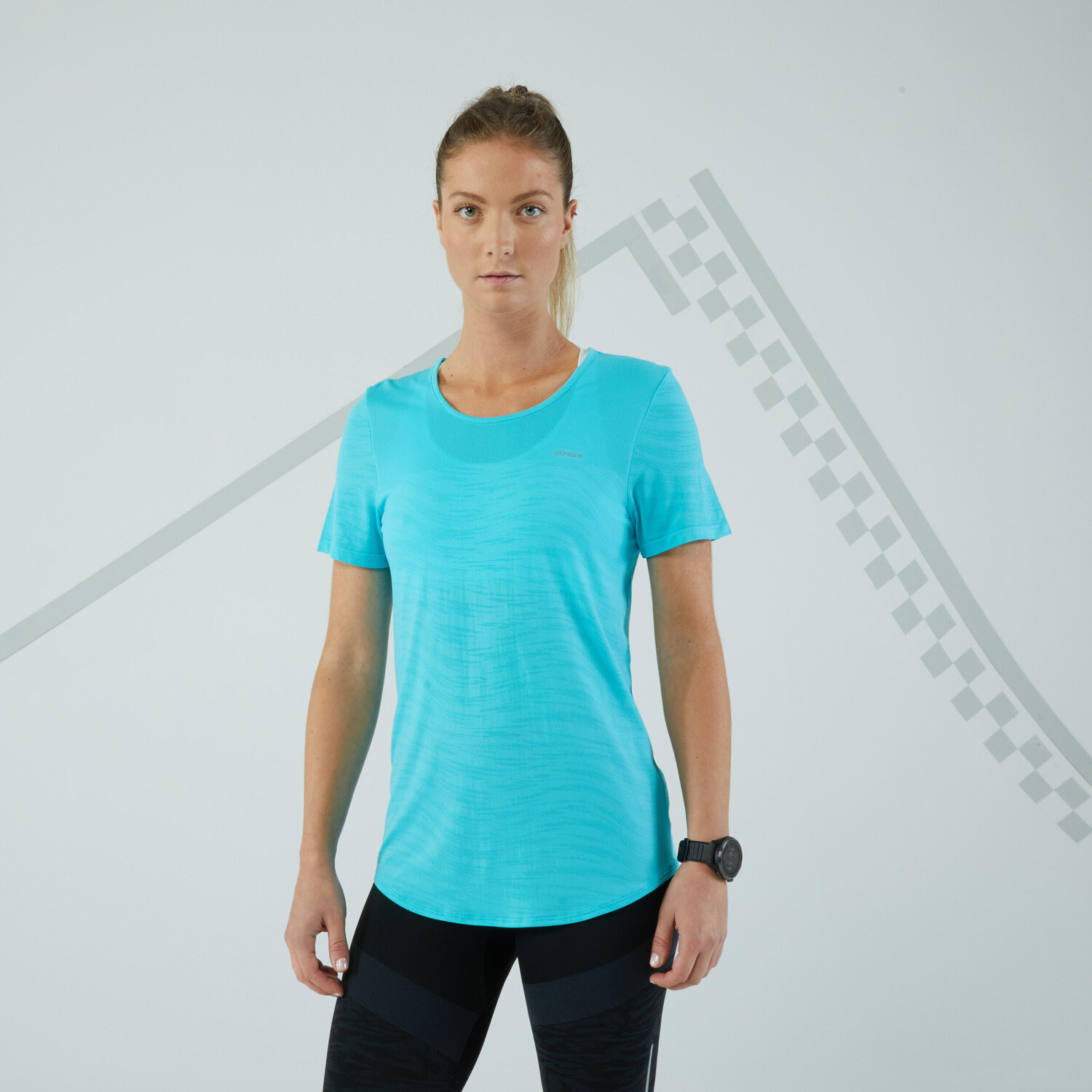 

Женская бесшовная футболка для бега и трейлраннинга KIPRUN Run 500 Comfort-бирюзовый Kiprun
