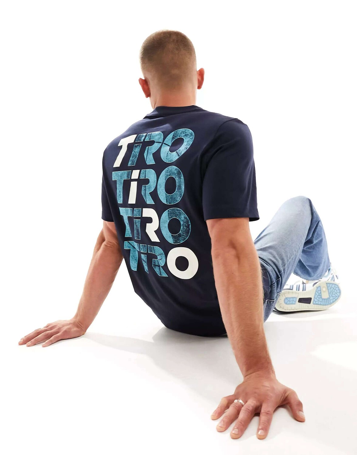 

Футболка adidas Trio с рисунком Legend Ink adidas performance