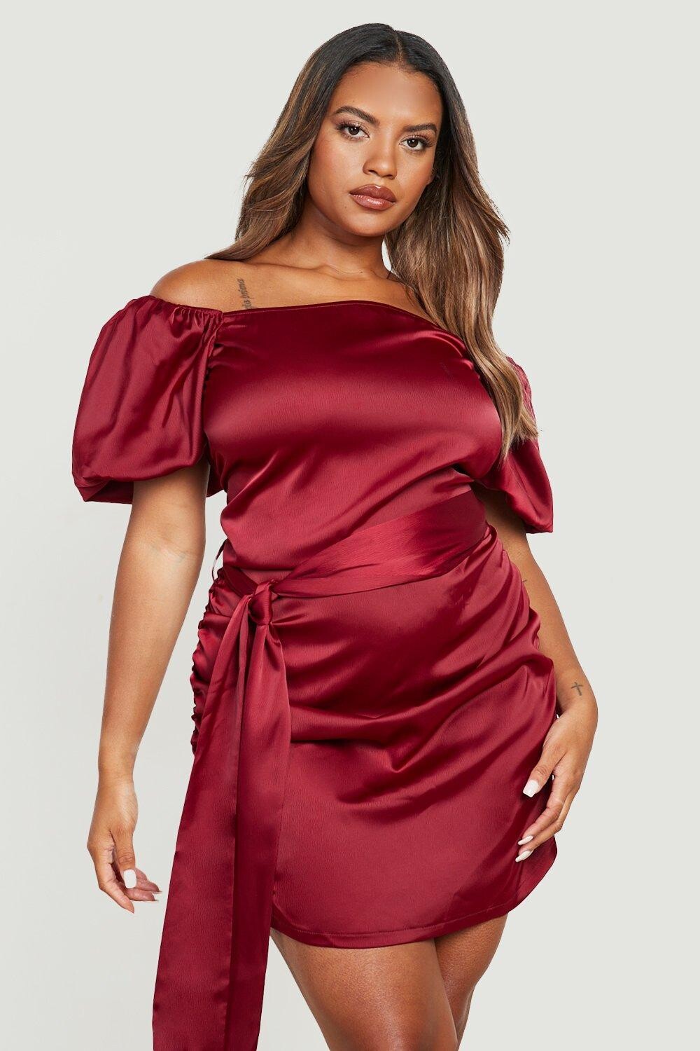 

Платье из атласного платья с рукавами и со сборками Boohoo, ягодный