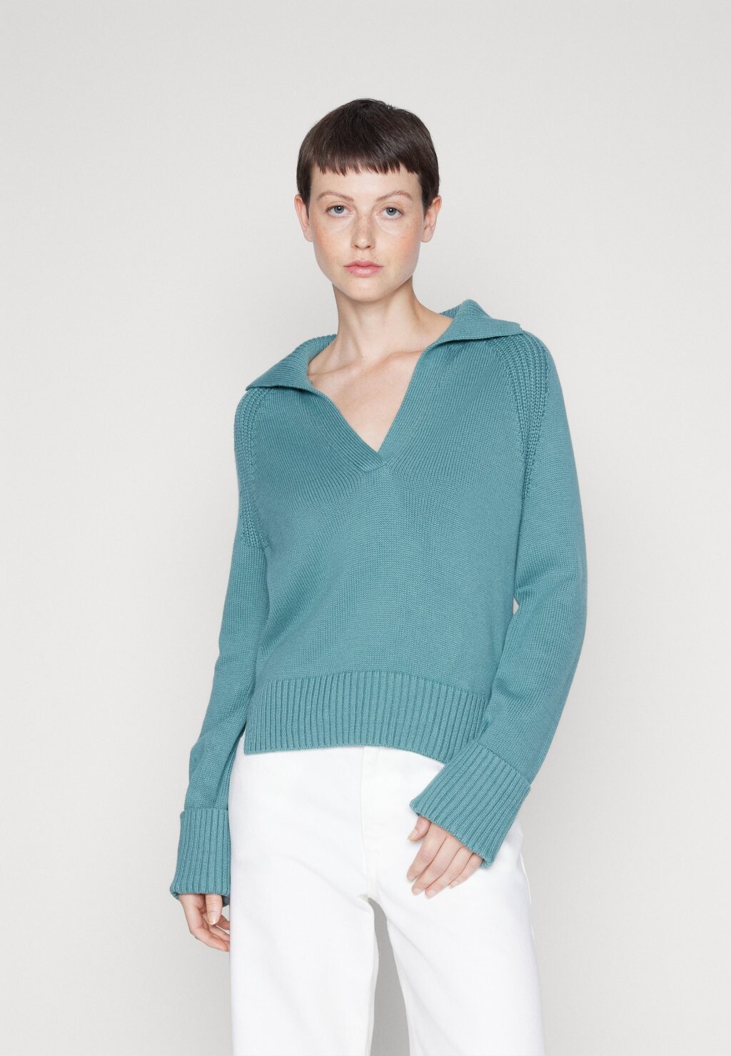 

Свитшот Abercrombie & Fitch EASY NOTCH NECK, цвет sagebrush green