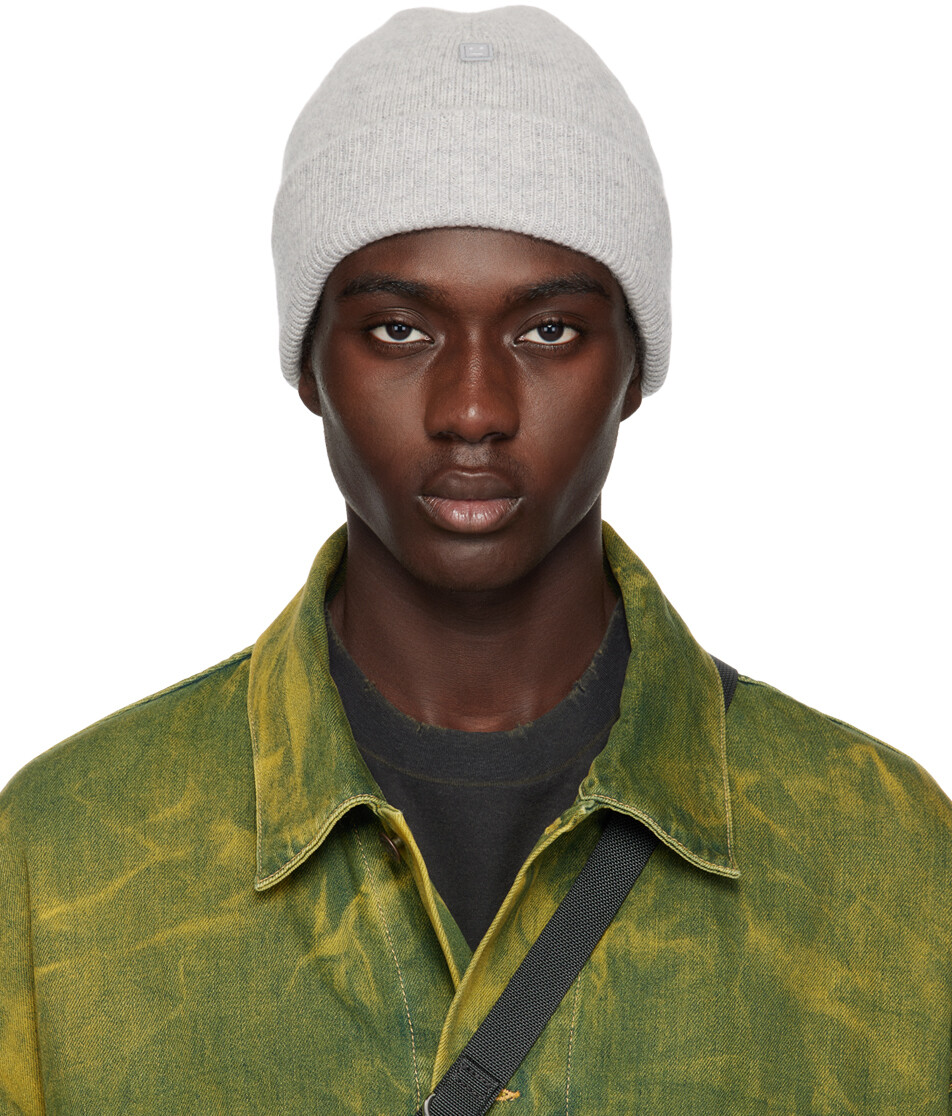 

Серая шапка с микронашивками Acne Studios