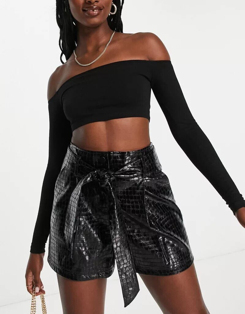 

Черные шорты из кожи крокодила Miss Selfridge с поясом