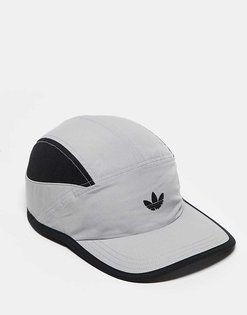 

Серая кепка adidas Originals – с сетчатой ​​деталью