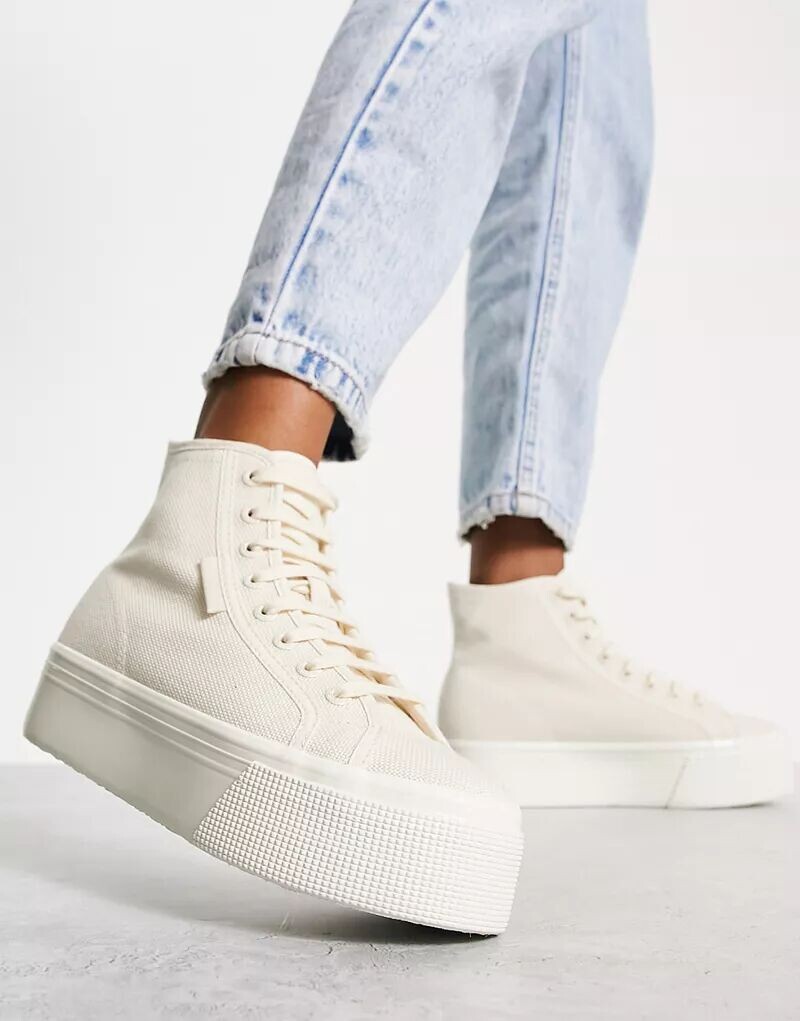 

Туфли на платформе Superga 2705 Hi Top из бежевой парусины