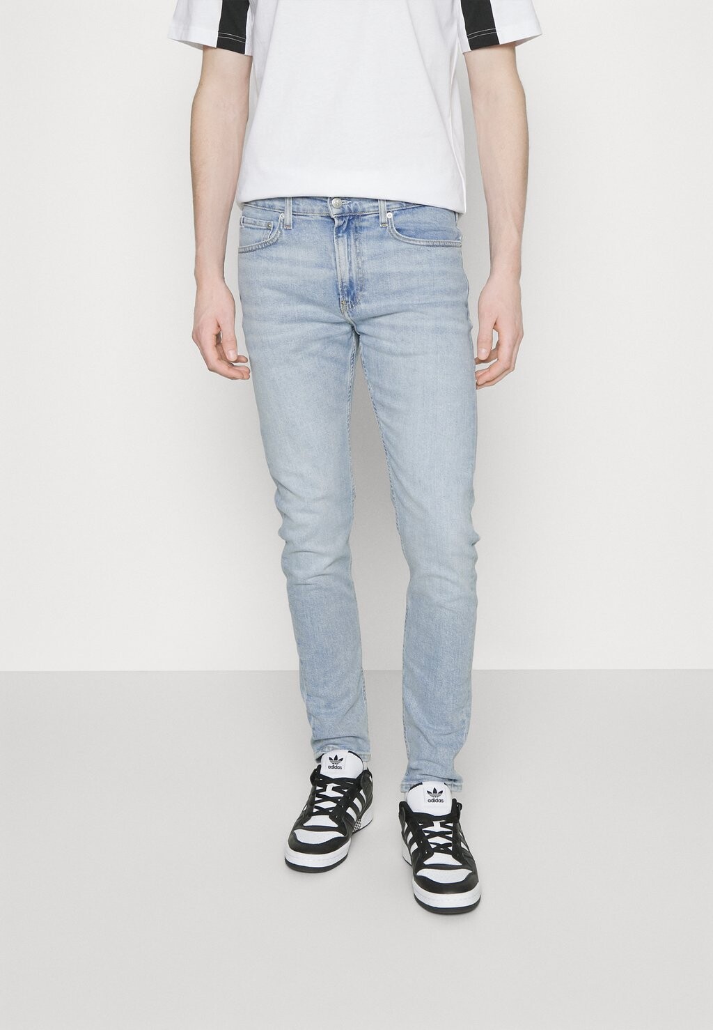 

Зауженные джинсы Calvin Klein Jeans