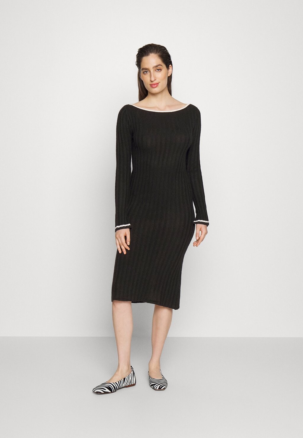 

Платье прямого кроя pure cashmere, черный