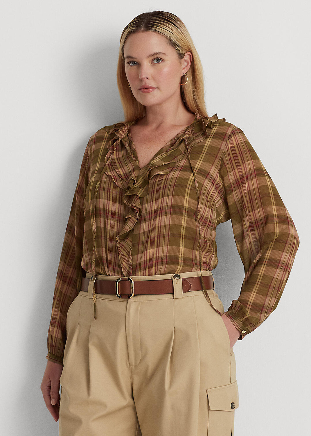 

Клетчатая блуза из жоржета с рюшами и отделкой