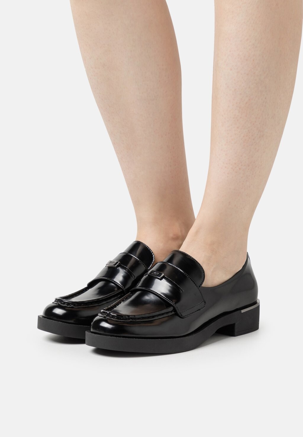 

Лоферы DKNY, черный