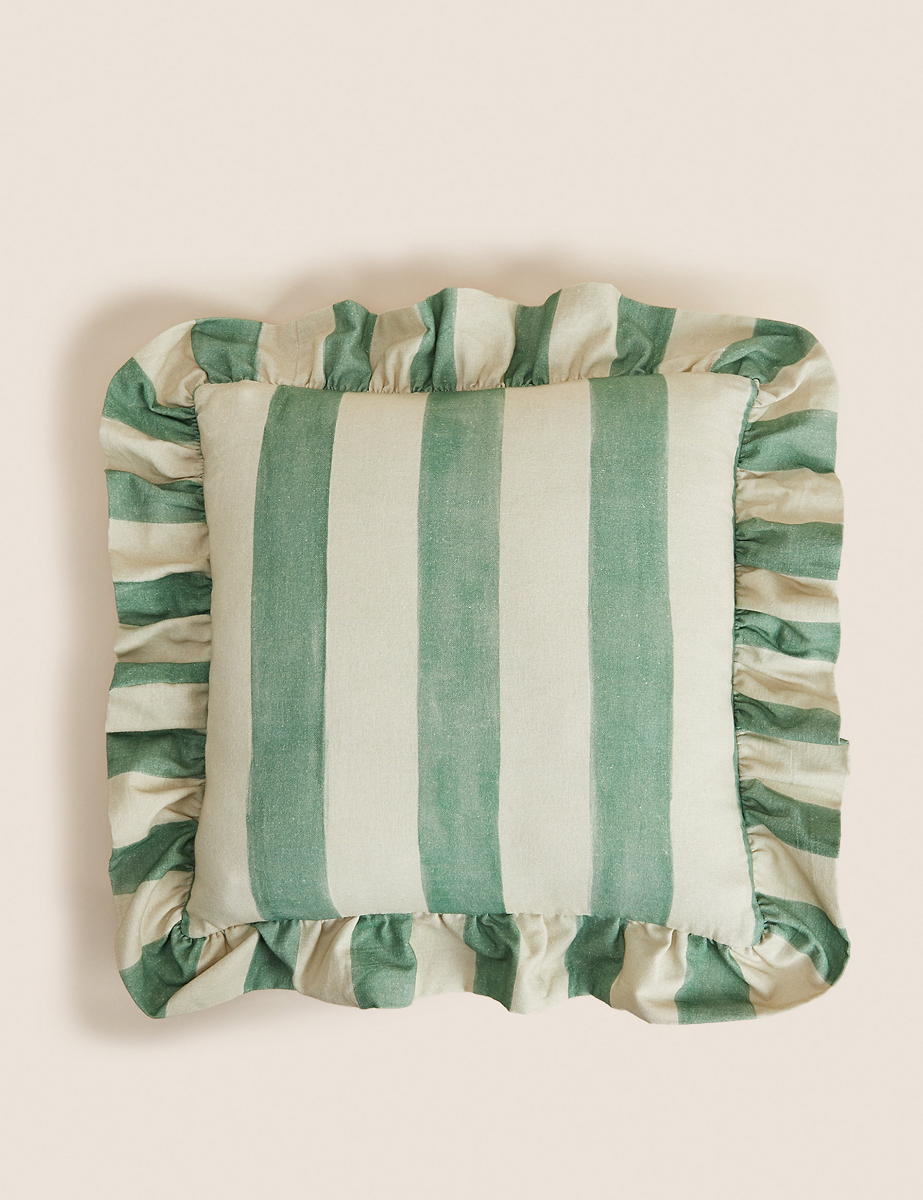 Полосатая подушка из чистого хлопка Marks & Spencer, зеленый микс