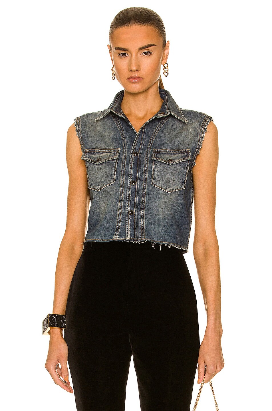 

Рубашка Saint Laurent Cropped Sleeveless Denim Shirt, цвет Dusty Medium Vintage