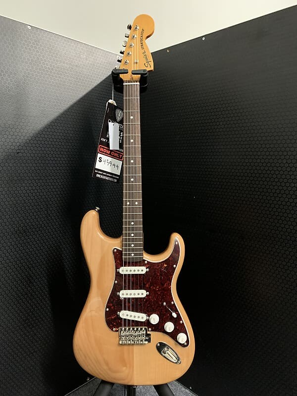 

Электрогитара Squier Classic Vibe '70s Stratocaster with Laurel Fretboard 2019 - Present - Natural