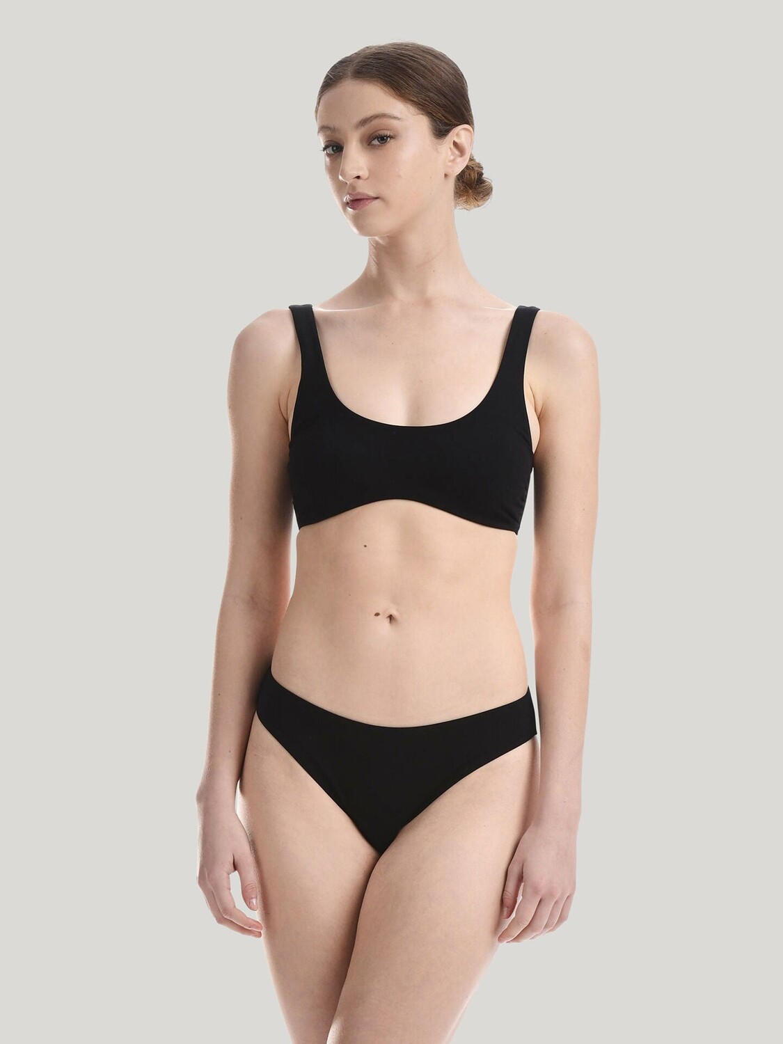 

Лиф бикини Essentials Wolford, черный
