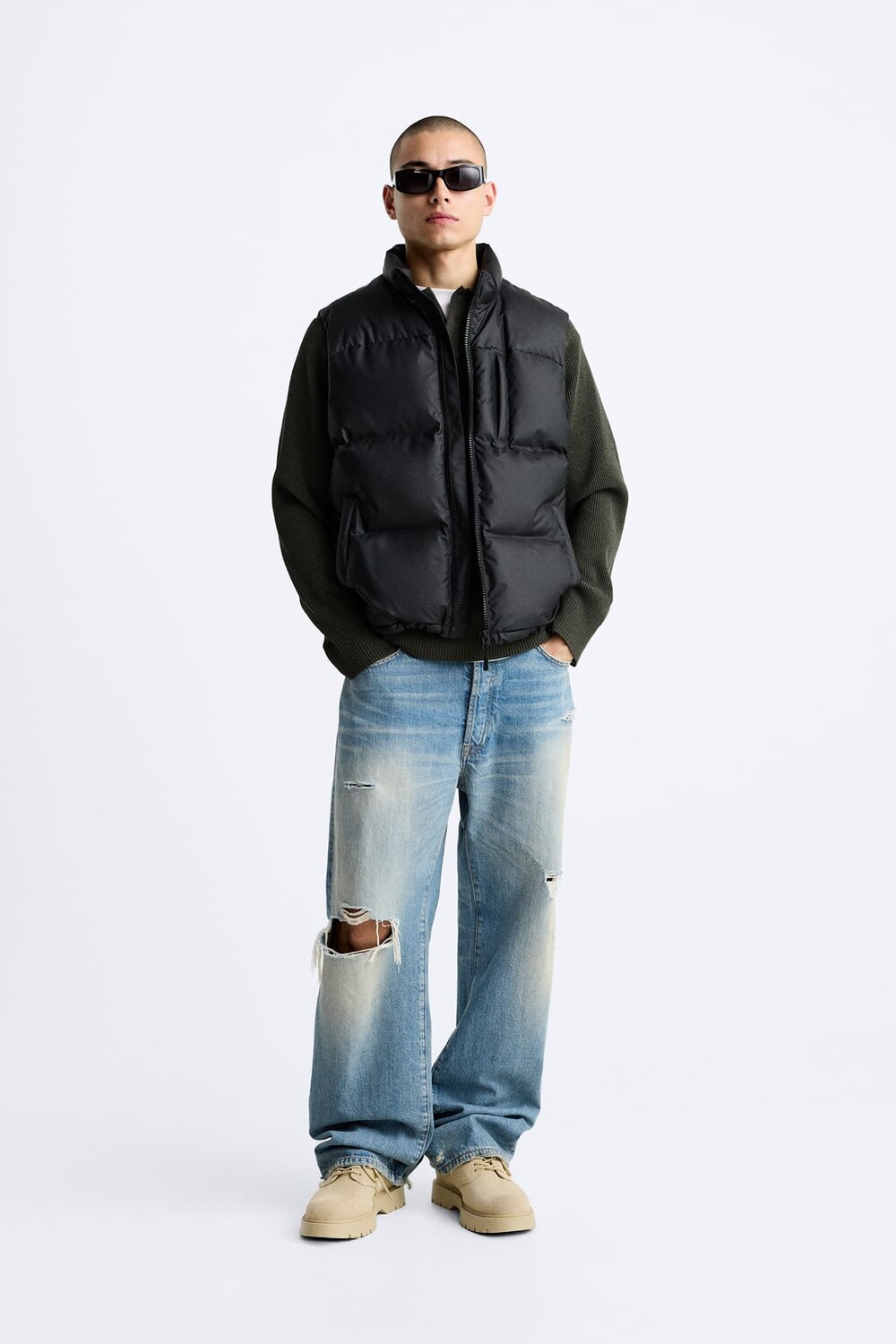 

Прорезиненный пуховик ZARA, черный