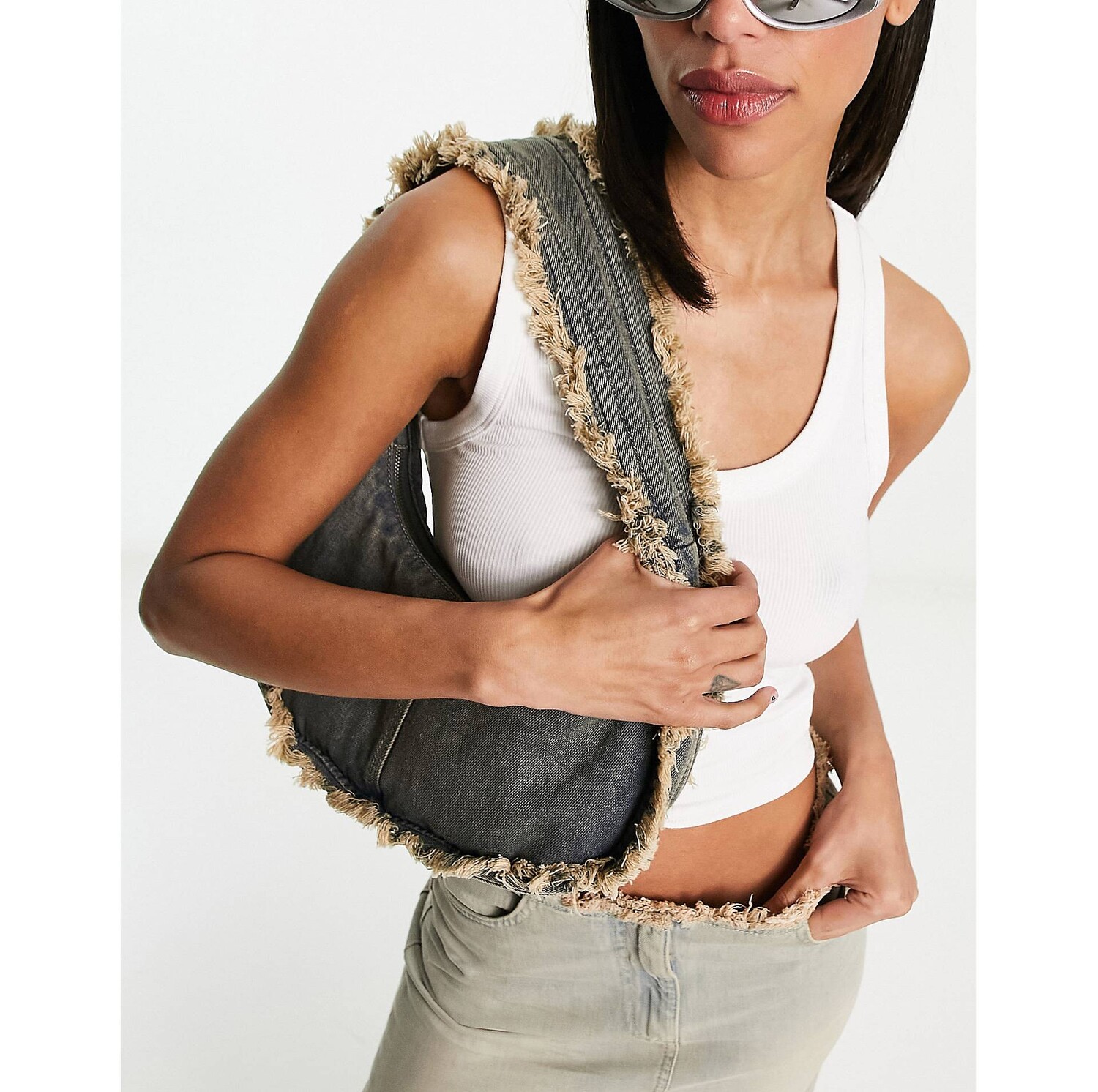 

Синяя джинсовая сумка через плечо с бахромой ASOS DESIGN