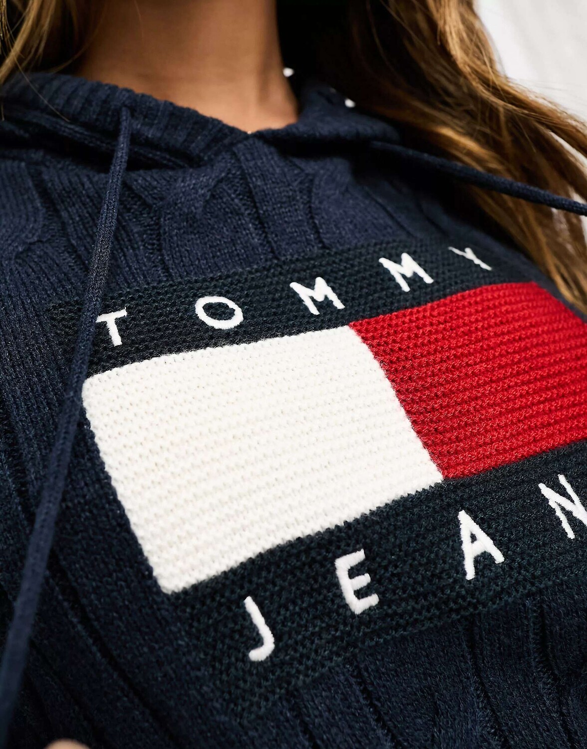 

Темно-синее худи с логотипом и флагом Tommy Jeans, Синий