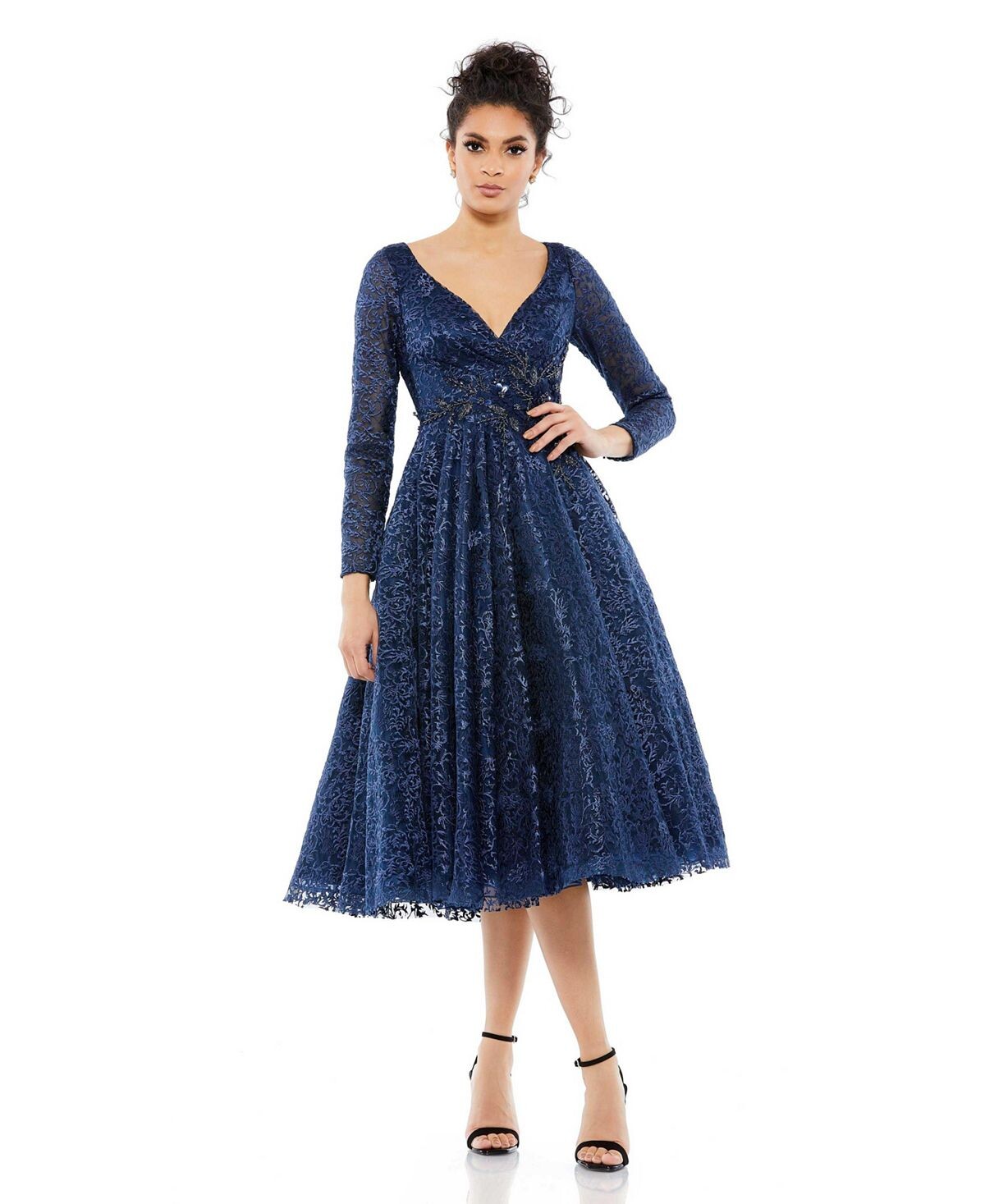 

Женское платье чайной длины с длинными рукавами и вышивкой MAC DUGGAL