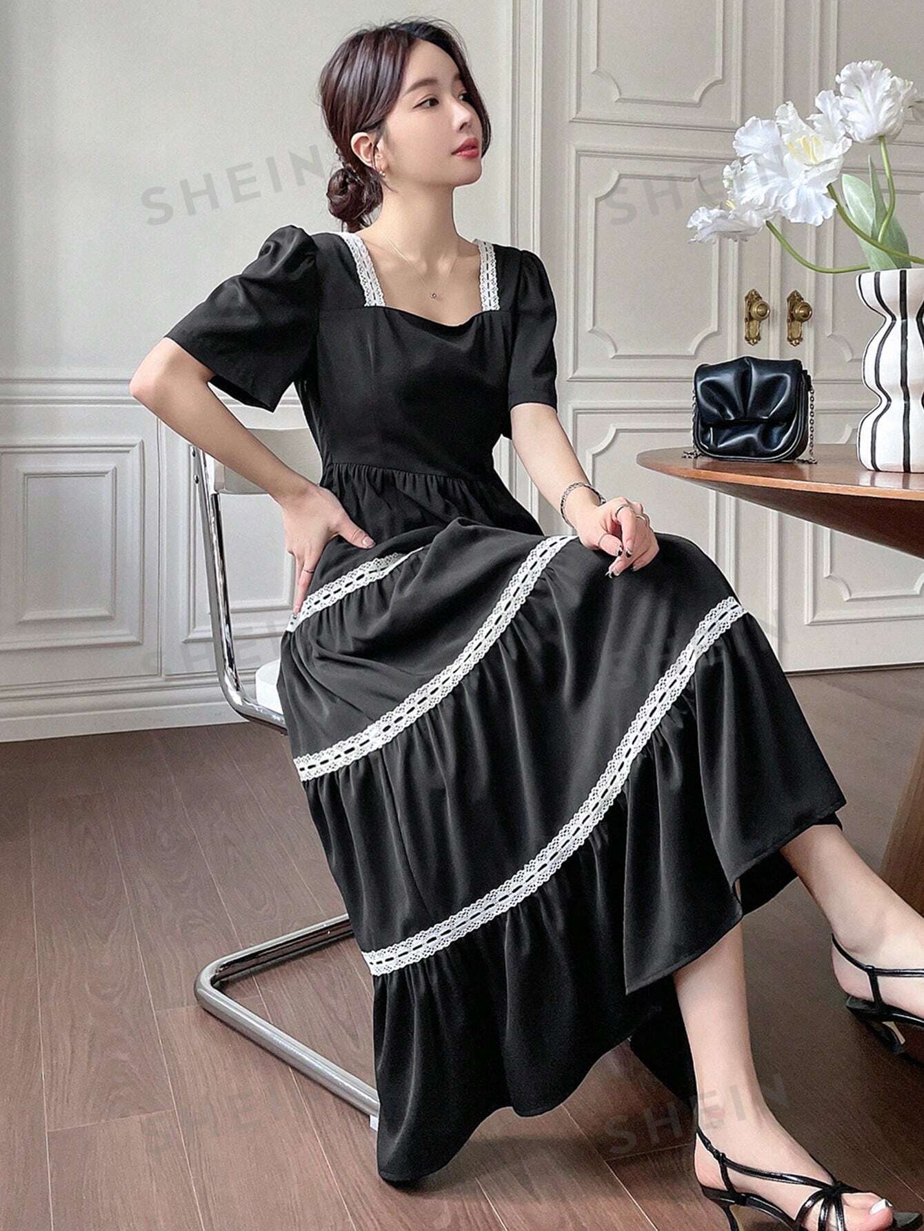 Платье в стиле пэчворк с короткими рукавами DAZY Color Block, черный