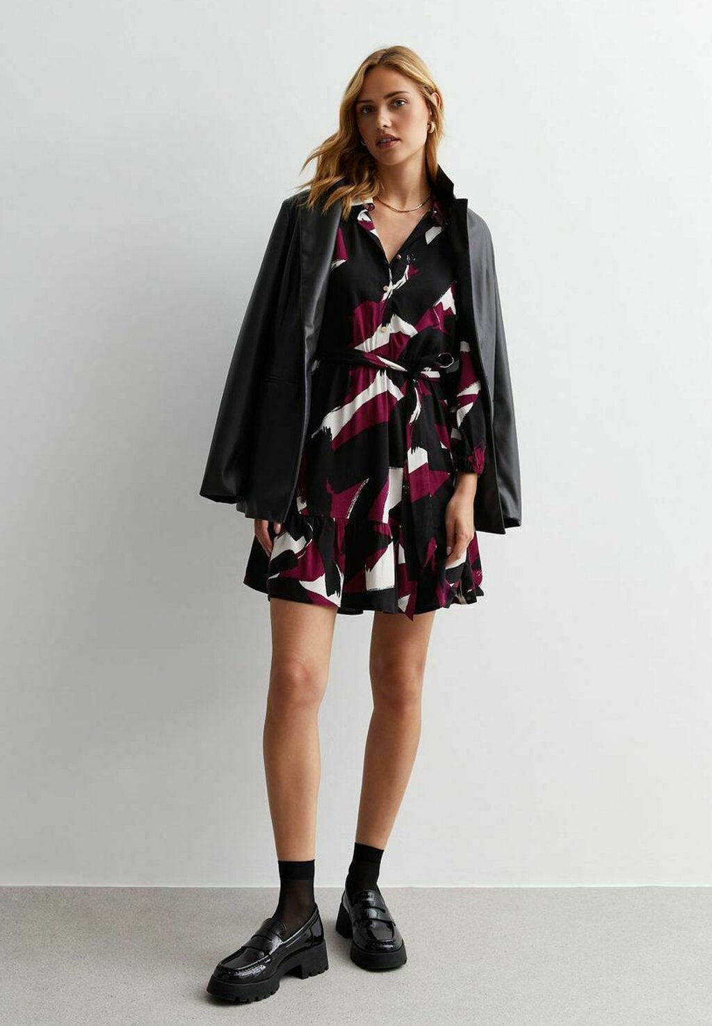 

Платье-блузка ABSTRACT COLLARED BELTED New Look, цвет red pattern
