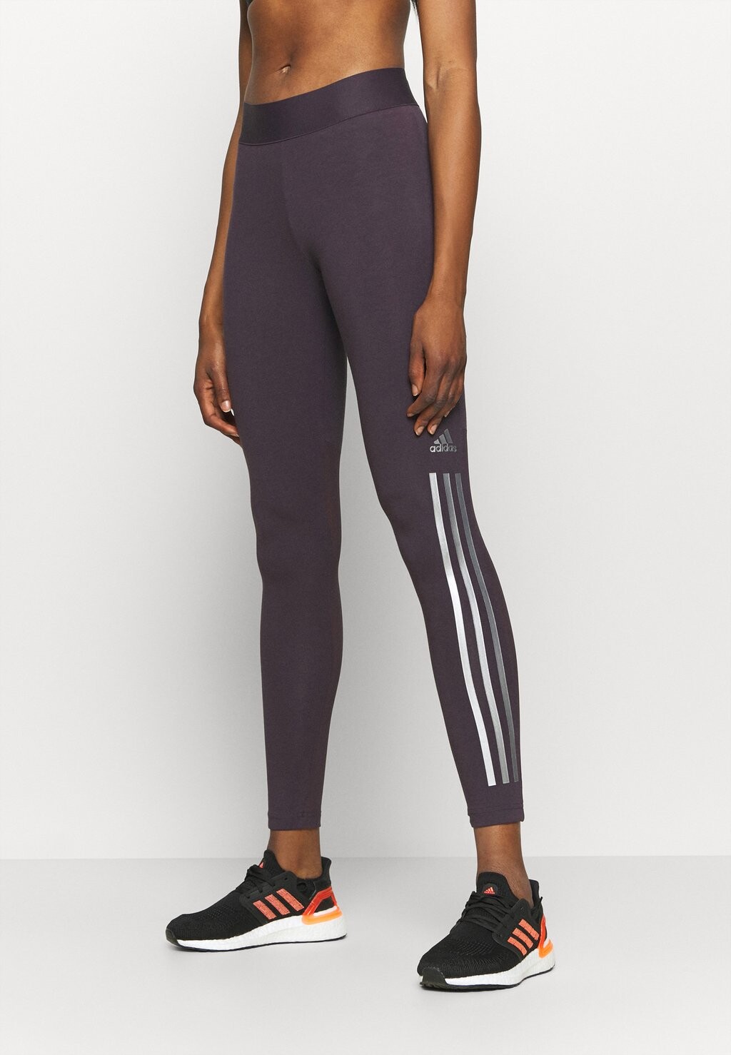 

Тайтсы Adidas, фиолетовый