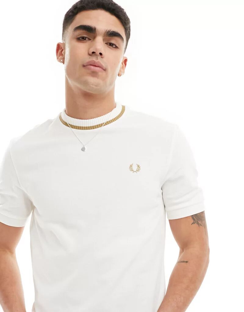 

Белая футболка из пике Fred Perry