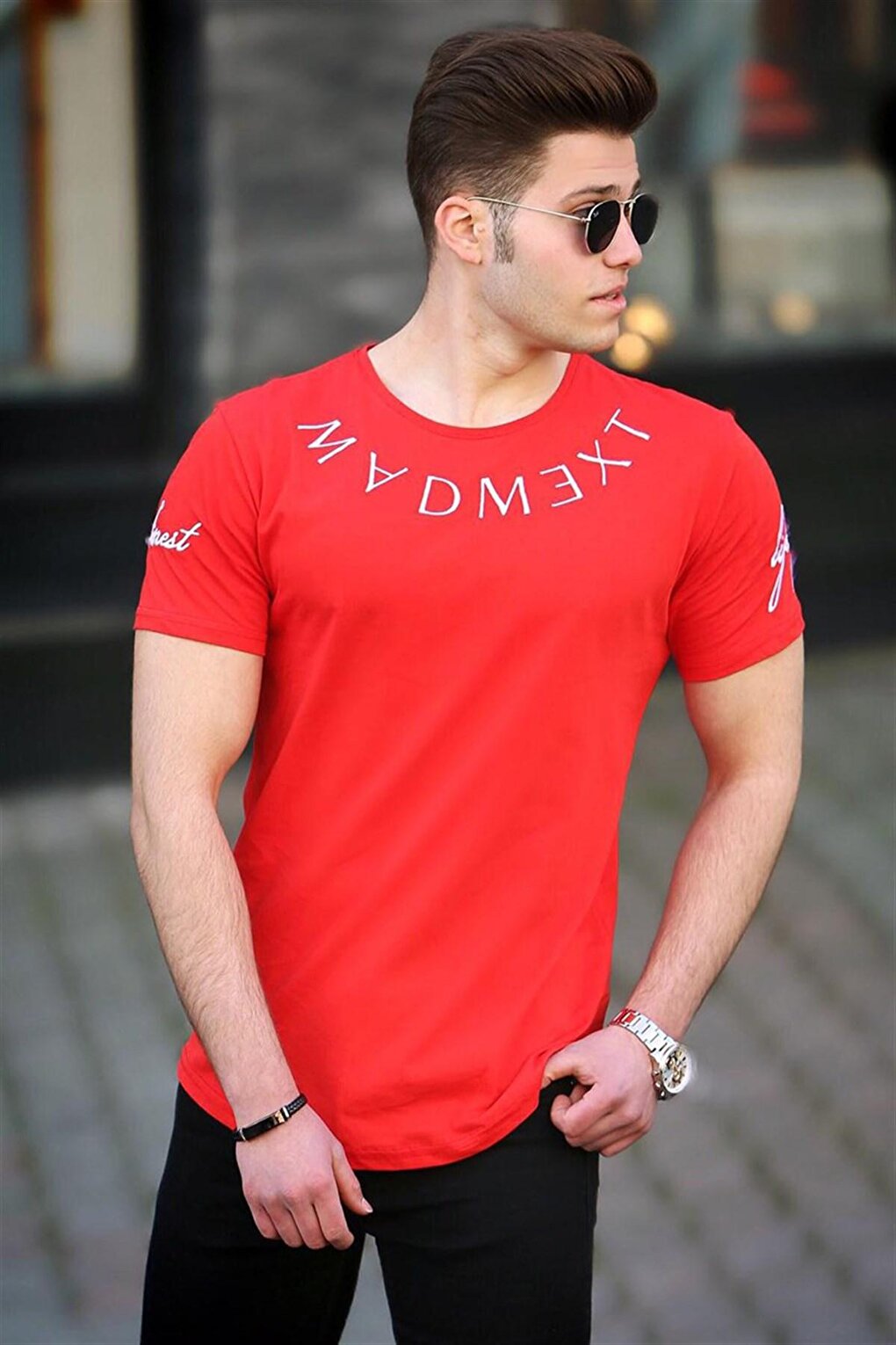 Красная мужская футболка с вышивкой 4512 MADMEXT