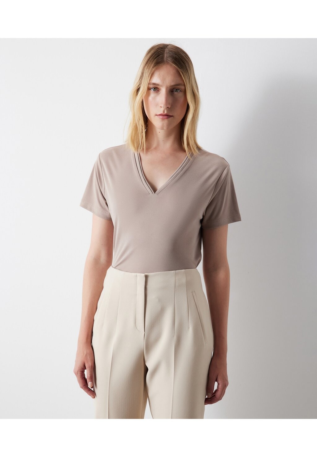 

Базовая футболка Regular Fit V-Neck Ipekyol, цвет old rose