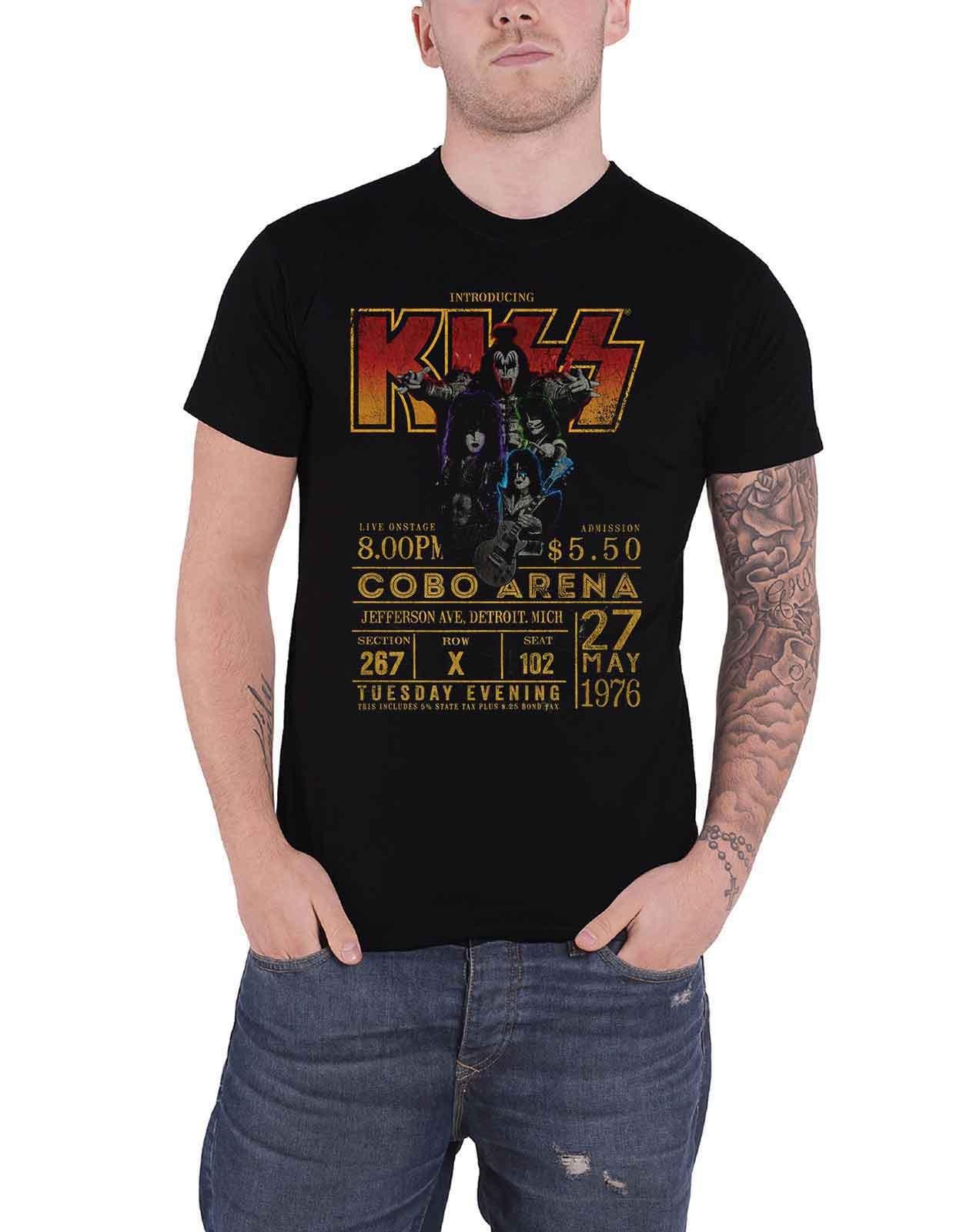 цена Эко-футболка с плакатом Cobra Arena 1976 года KISS, черный