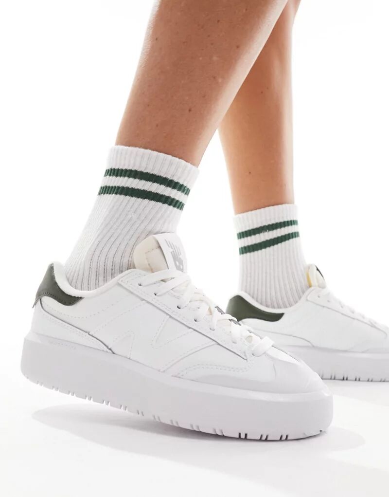 Бело-зеленые кроссовки New Balance CT302