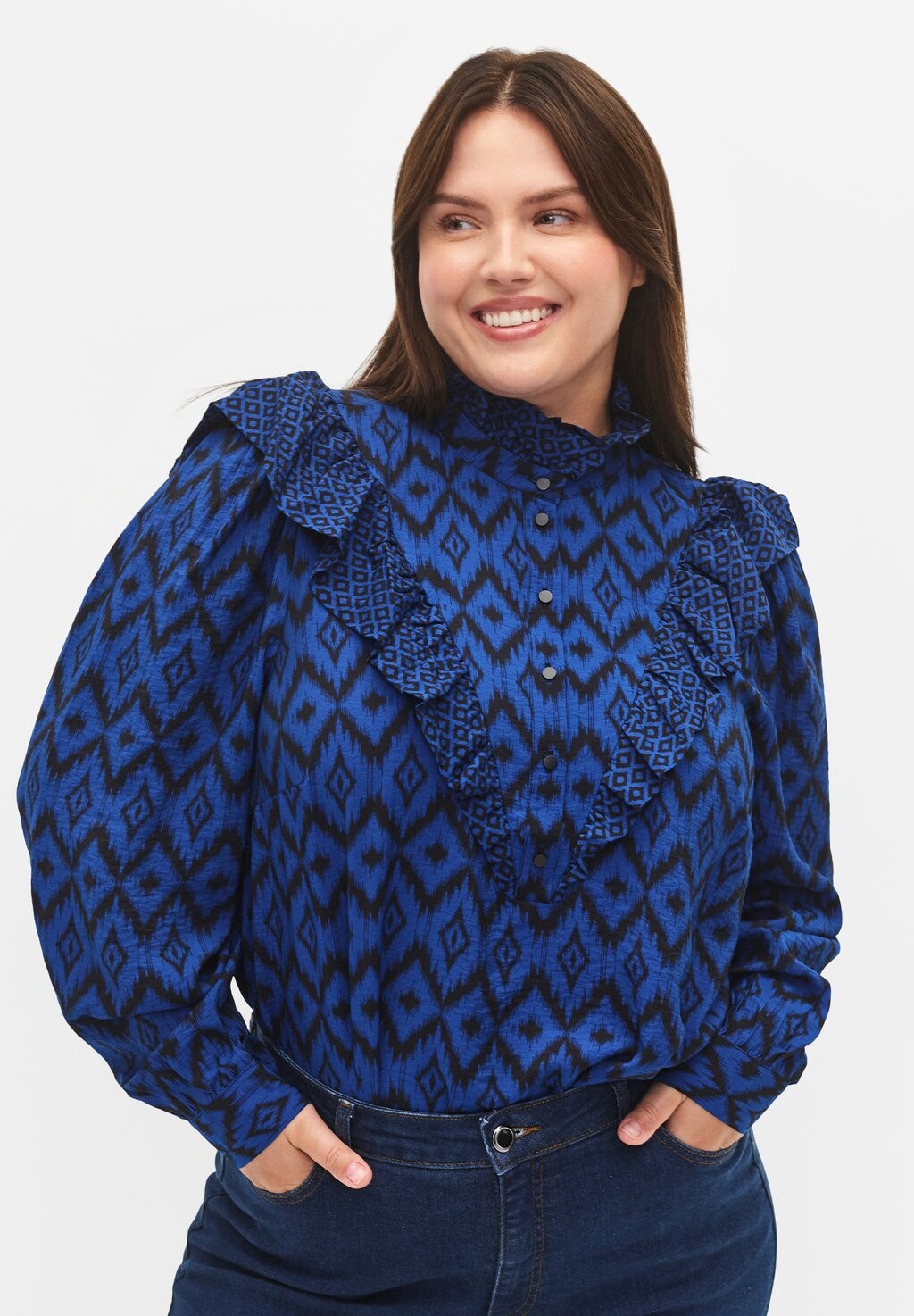 

Блузка Zizzi MIT RÜSCHENDETAILS, цвет true blue w black