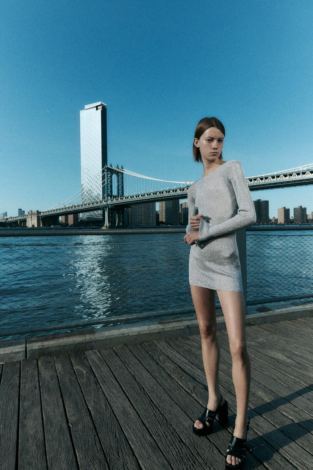 

Короткое металлическое платье ZARA, серебряный