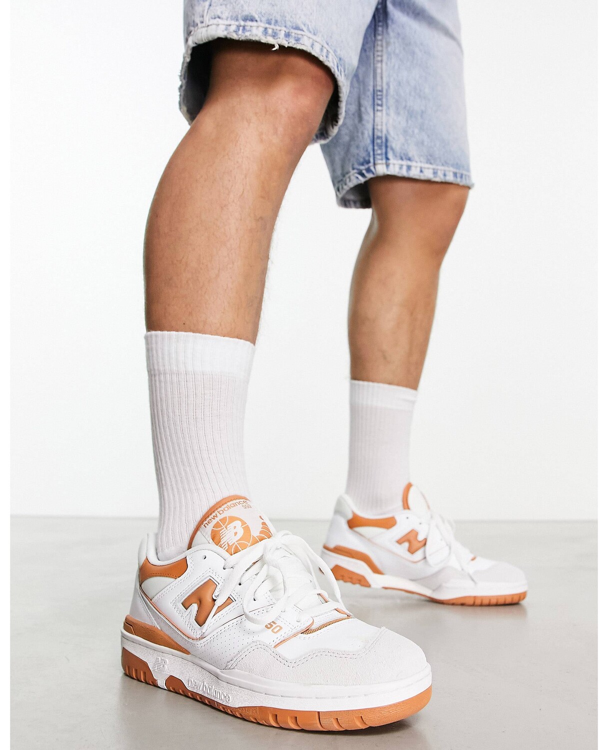 

Бело-оранжевые кроссовки New Balance 550, Оранжевый
