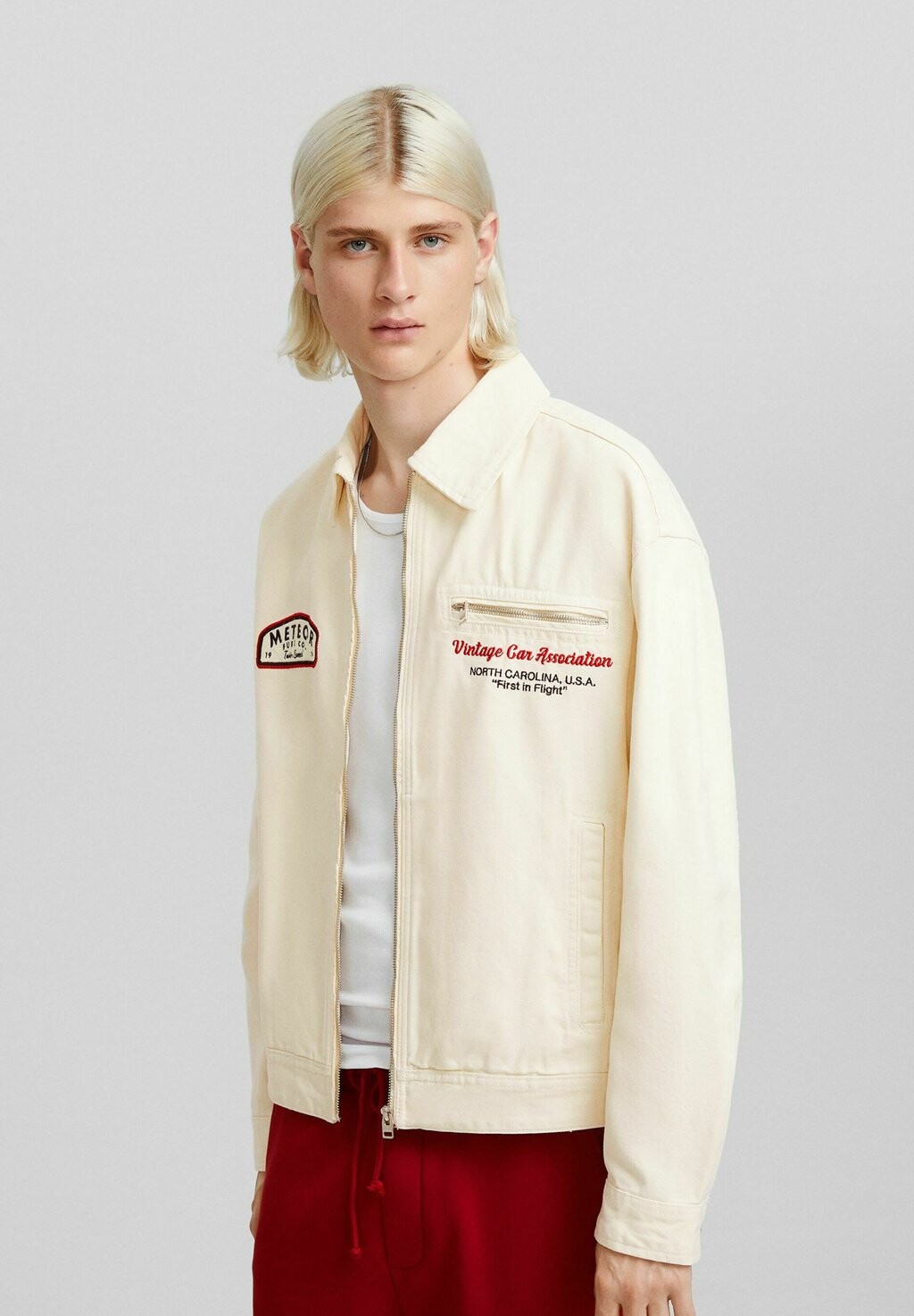 

Легкая куртка Bershka