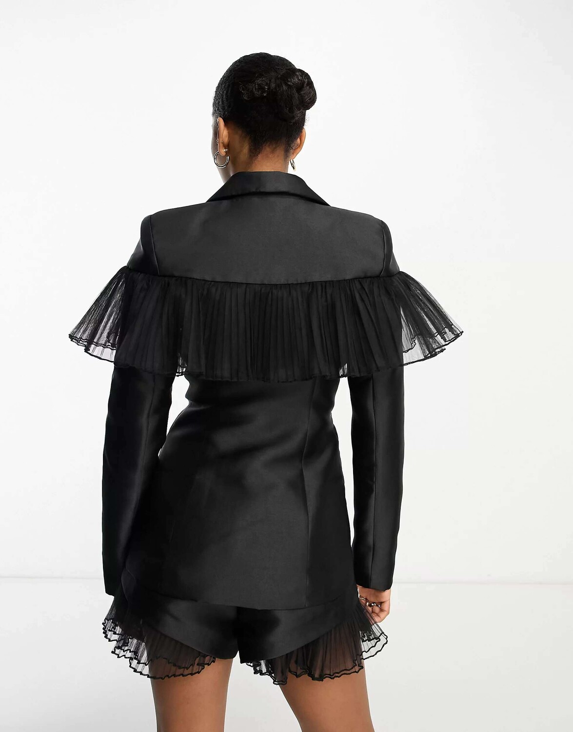 

Черный пиджак с тюлевой отделкой ASOS LUXE Tall