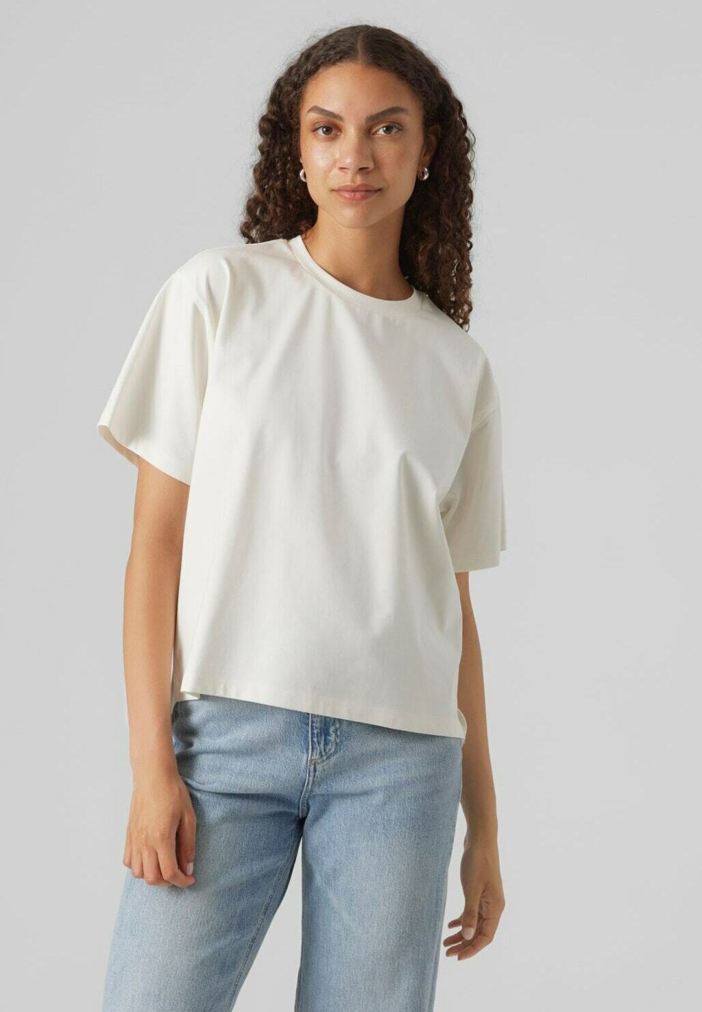 

Базовая футболка Vero Moda