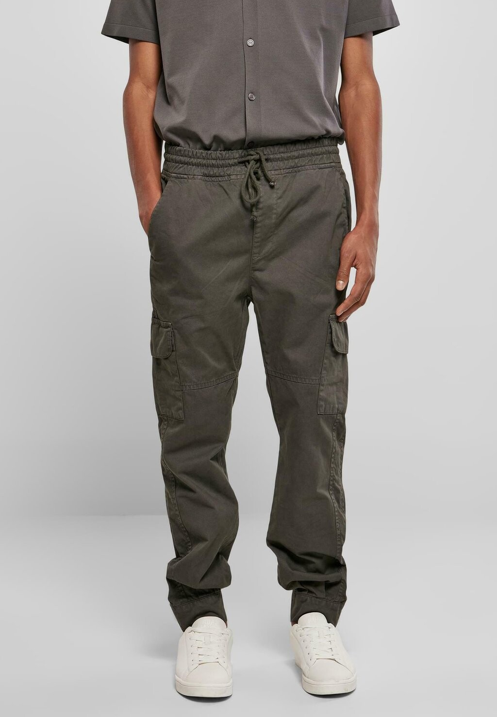 

Брюки карго MÄNNER MILITARY Urban Classics, темные тени