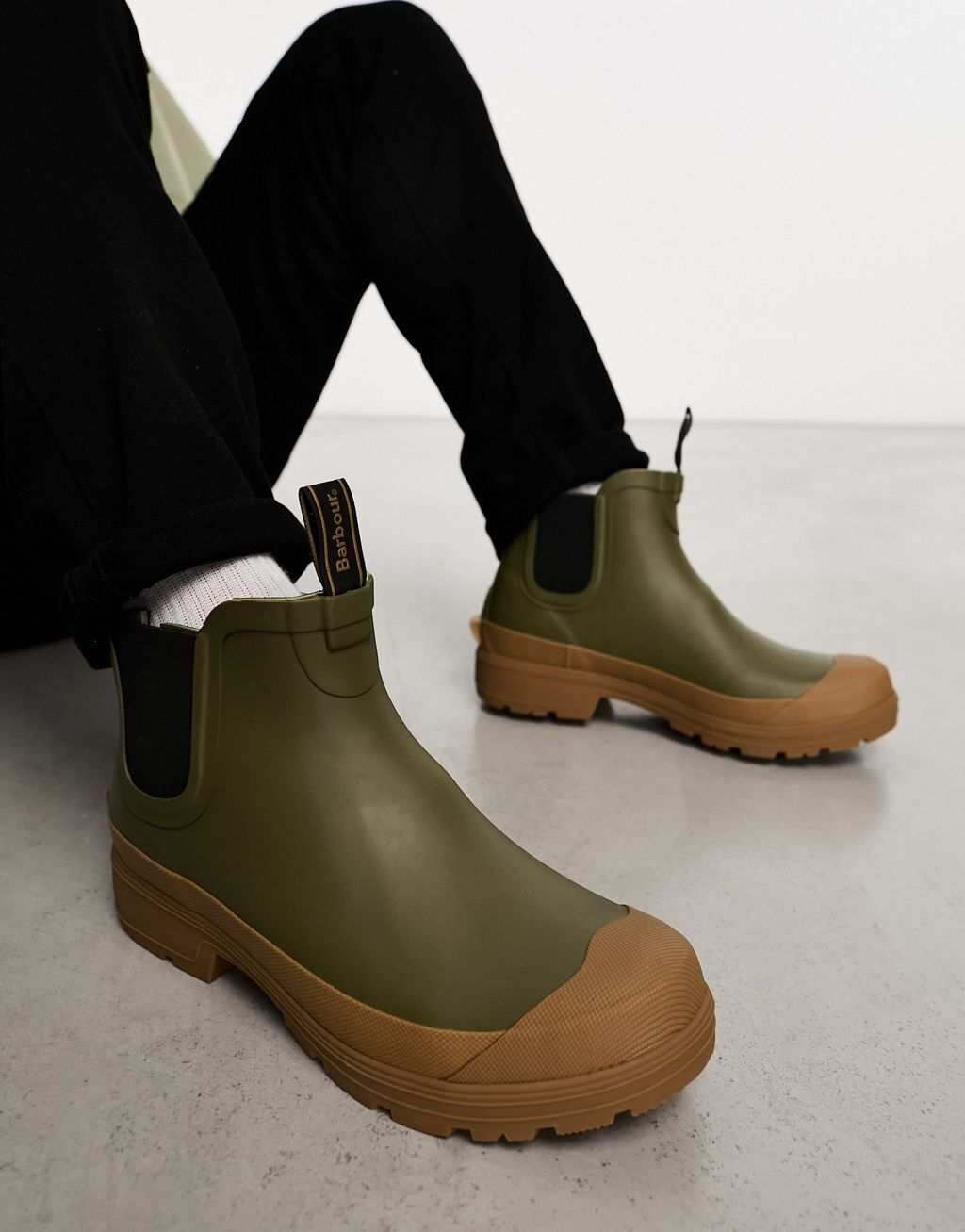 

Оливково-зеленые резиновые сапоги до щиколотки Barbour Storm