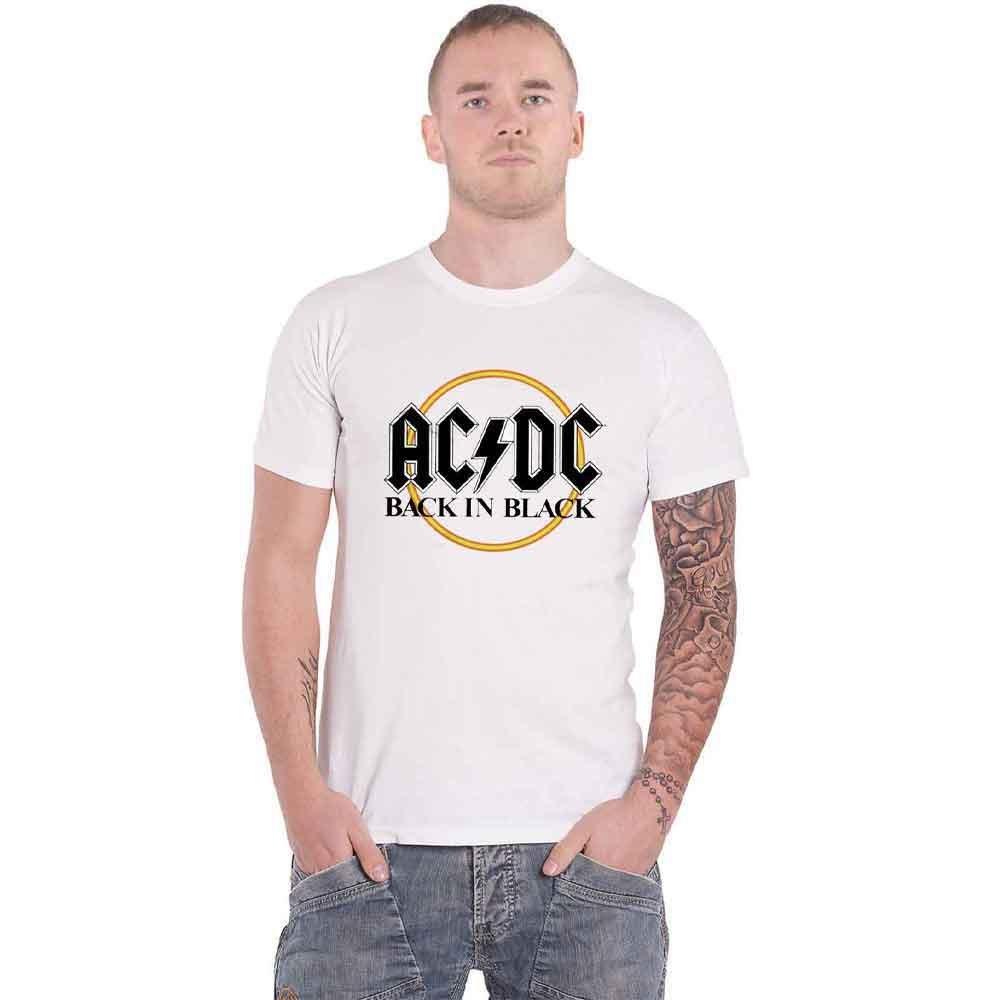 снова в черной футболке AC/DC, белый ac dc back in black dj pack cd