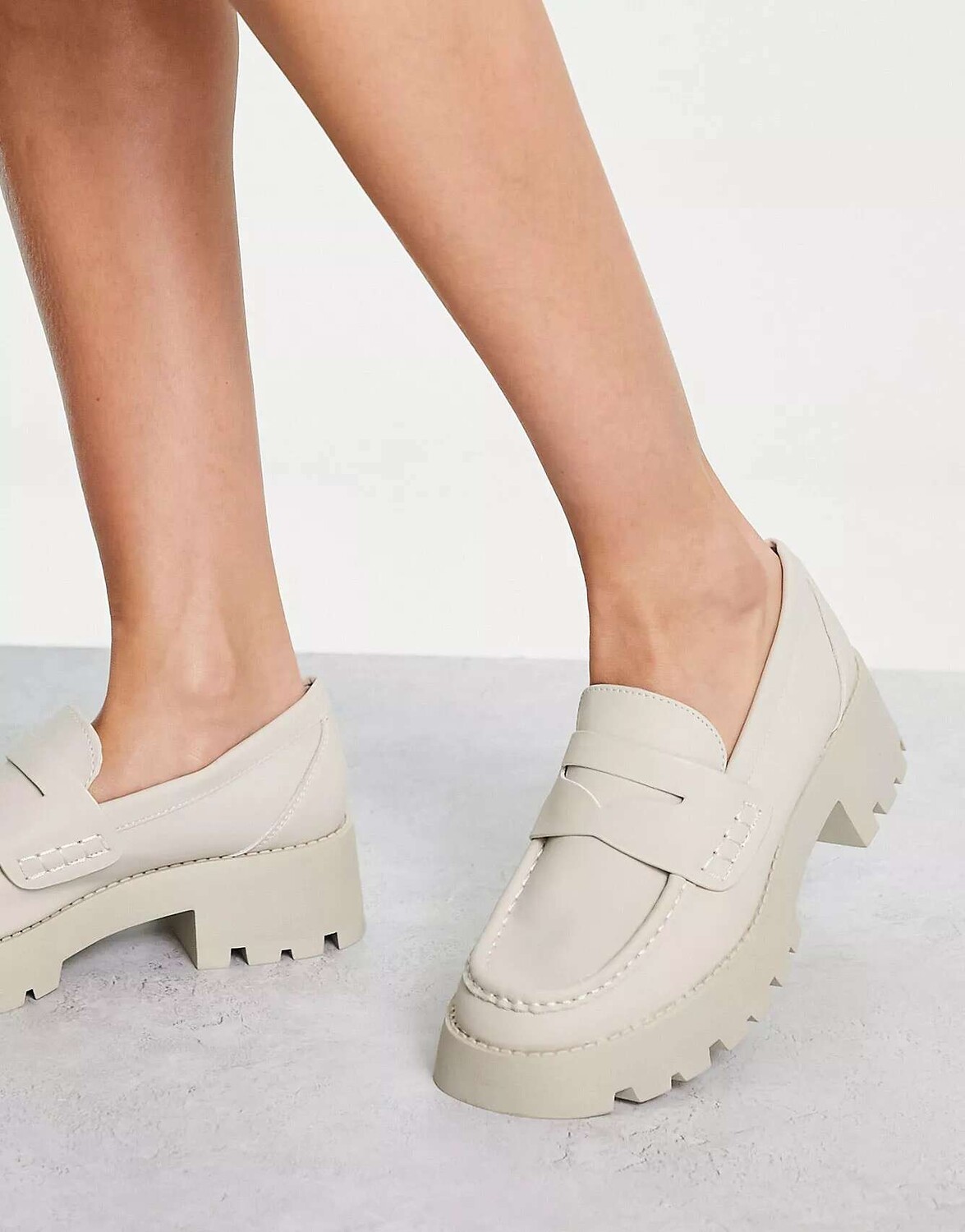 

Бежевые массивные лоферы Pull&Bear, Бежевый