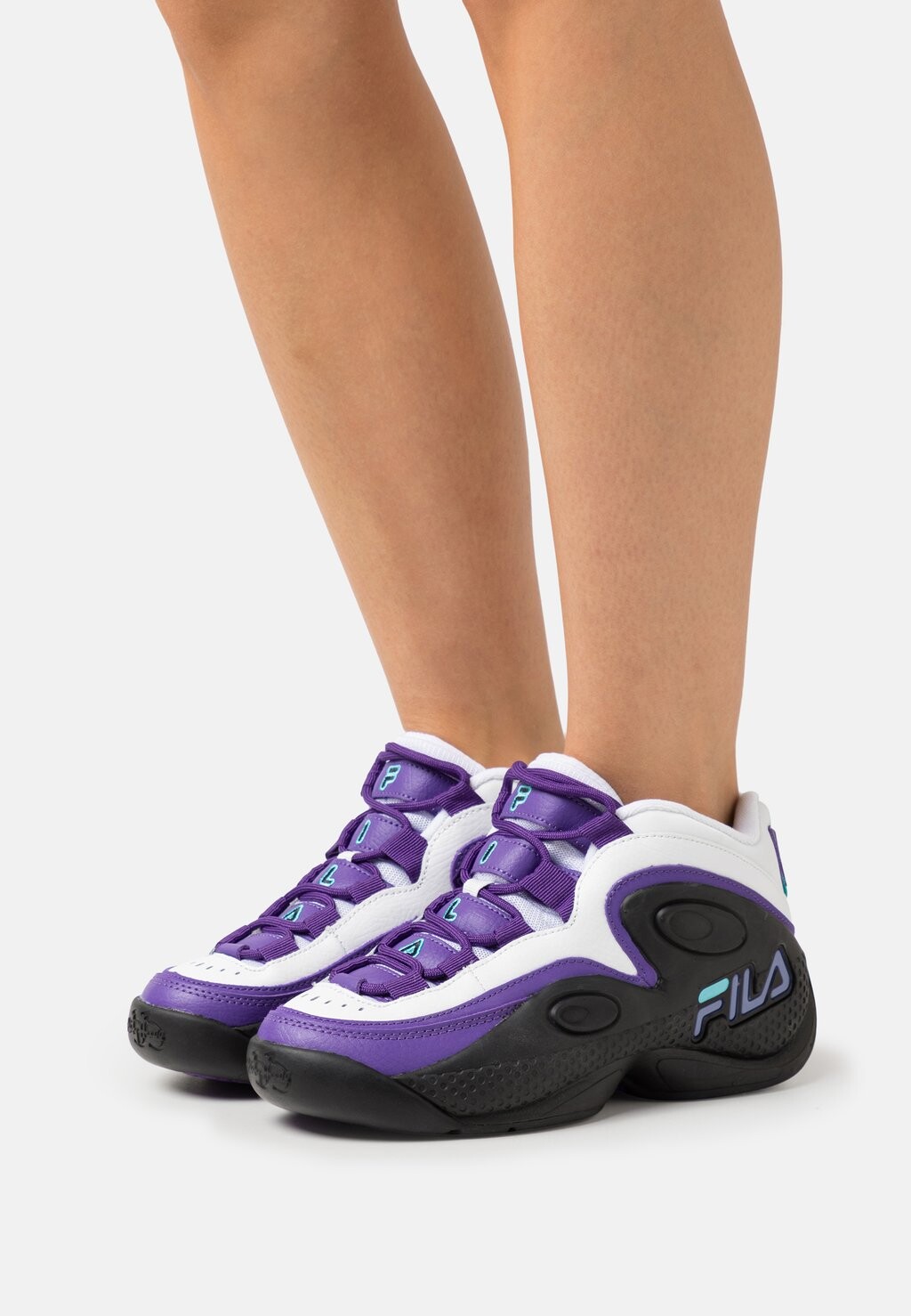 

Высокие кроссовки Fila
