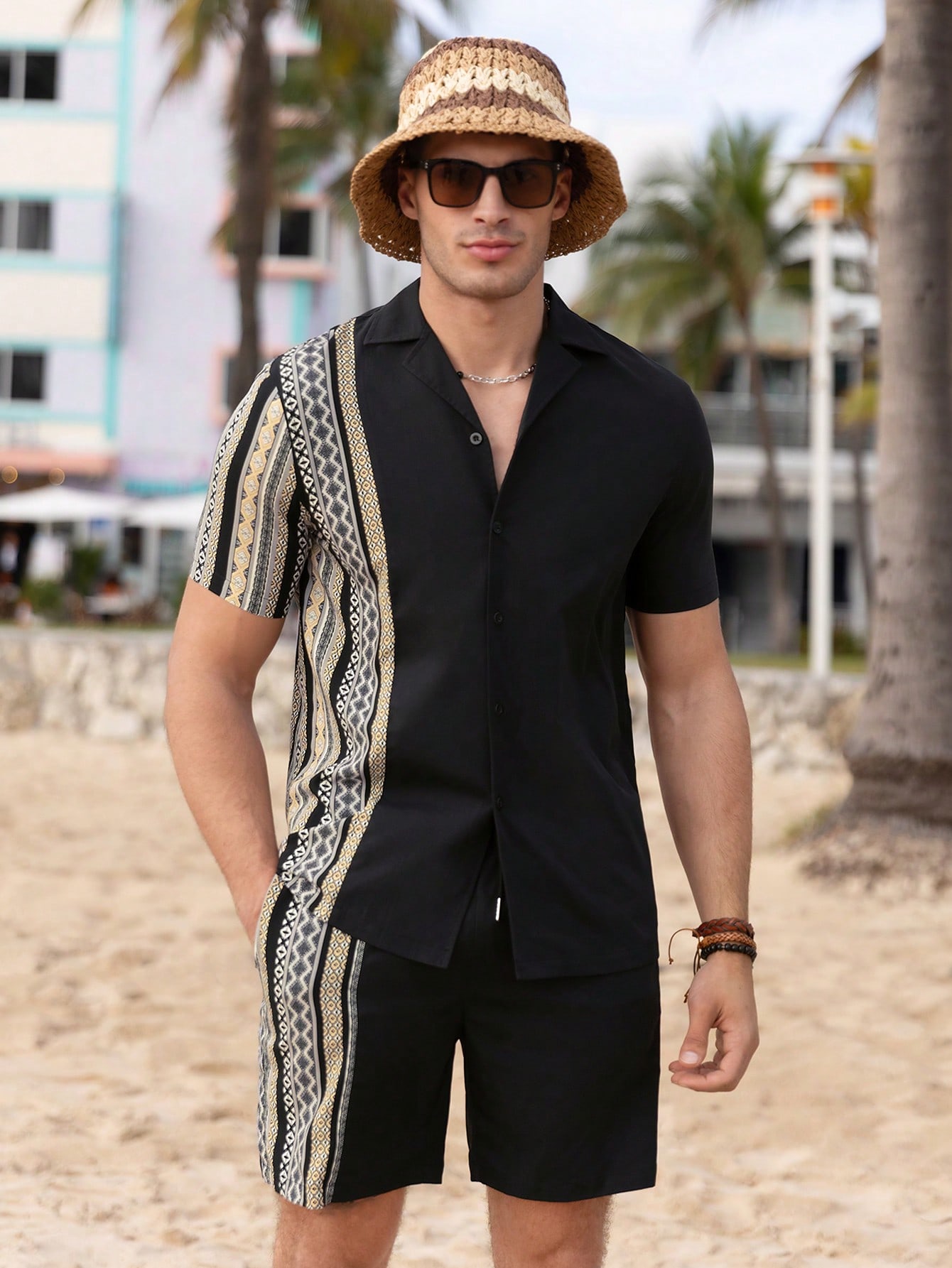 Manfinity Chillmode Мужская спортивная рубашка с короткими рукавами и шорты с геометрическим принтом и цветными блоками, многоцветный мужская куртка в студенческом стиле с цветными блоками черный