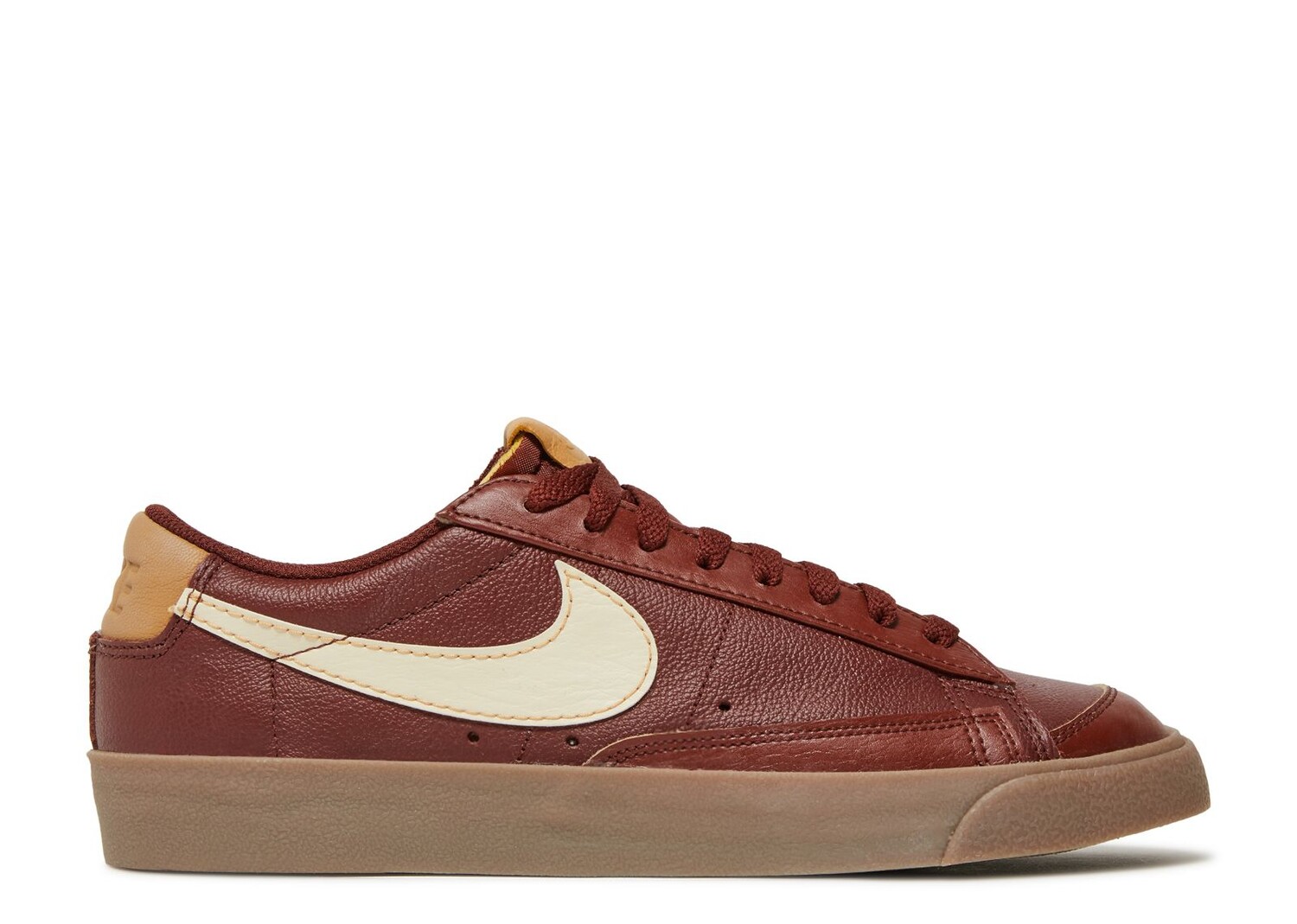 

Кроссовки Nike Blazer Low '77 Emb 'Inspected By Swoosh', коричневый