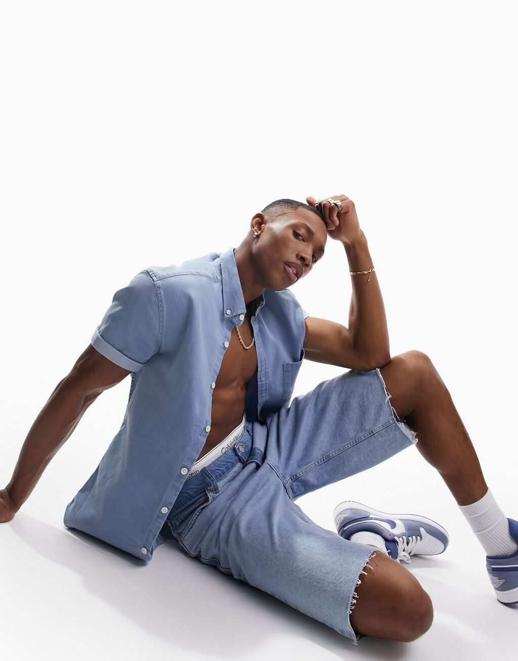 

Светло-голубая джинсовая рубашка узкого кроя ASOS DESIGN