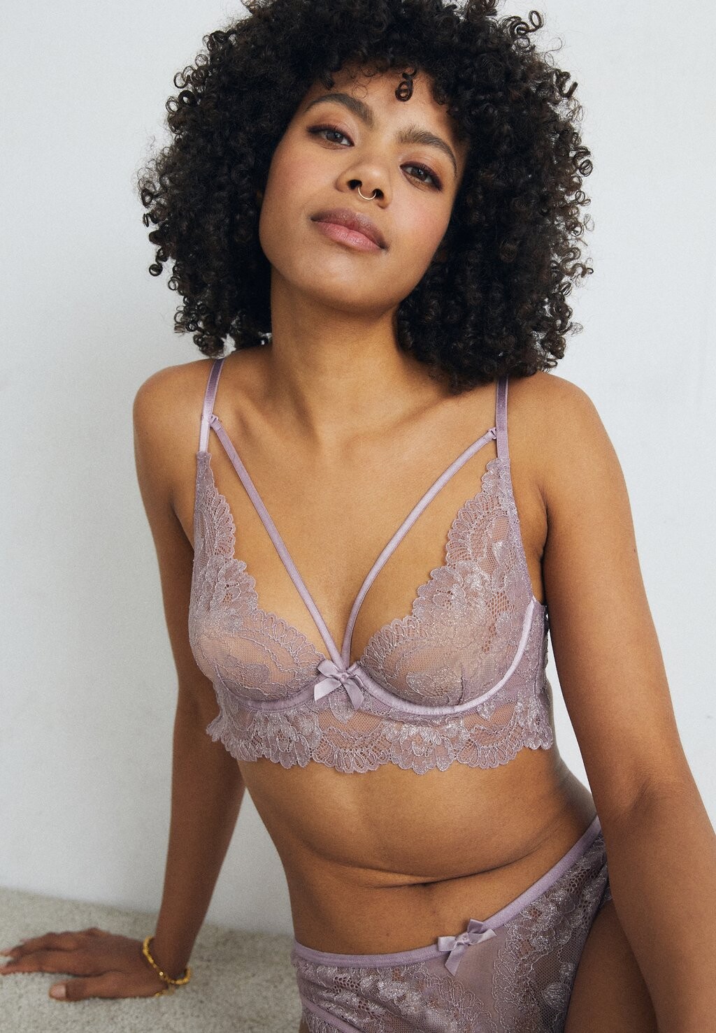 

Бюстгальтер на косточках MEGHAN Hunkemöller, розовый