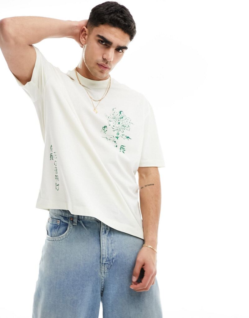 

Белая футболка оверсайз с многослойным цветочным принтом ASOS DESIGN