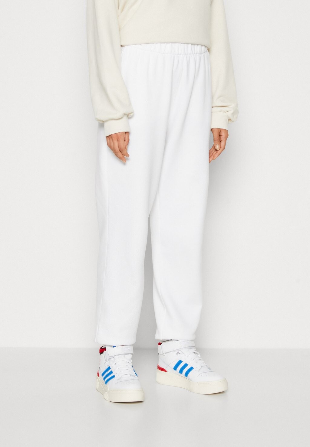 

Тренировочные брюки Hollister Co., белый