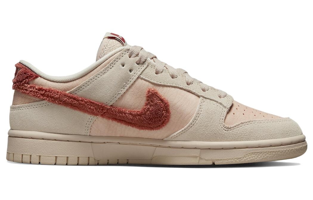 

Кроссовки Nike Dunk Low Skate женские, бежевый