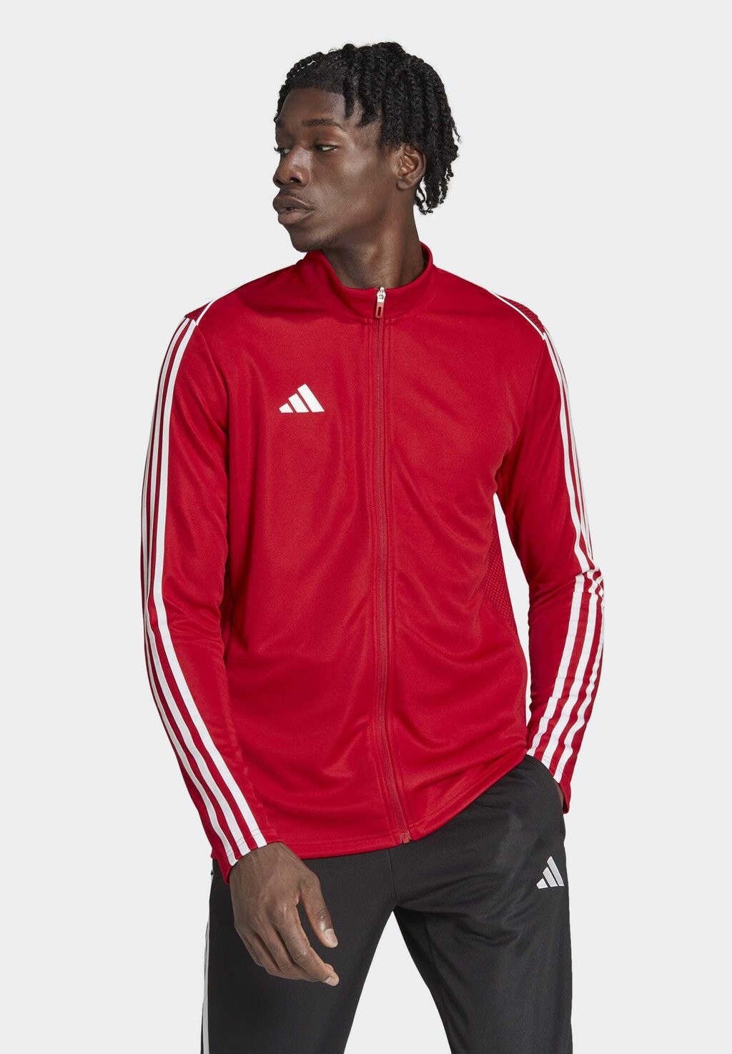 

Куртка спортивная Adidas